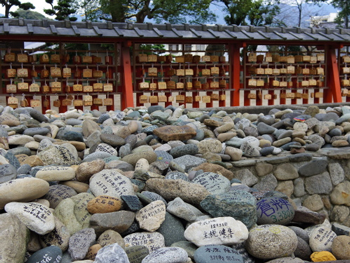 宇美八幡宮のお宮参りお役立ち情報 福岡 お宮参り いつ どんな行事 服装は いくらかかる 準備 当日の流れがわかる